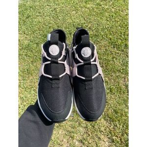 Nike Black and Pink Women's Shoes